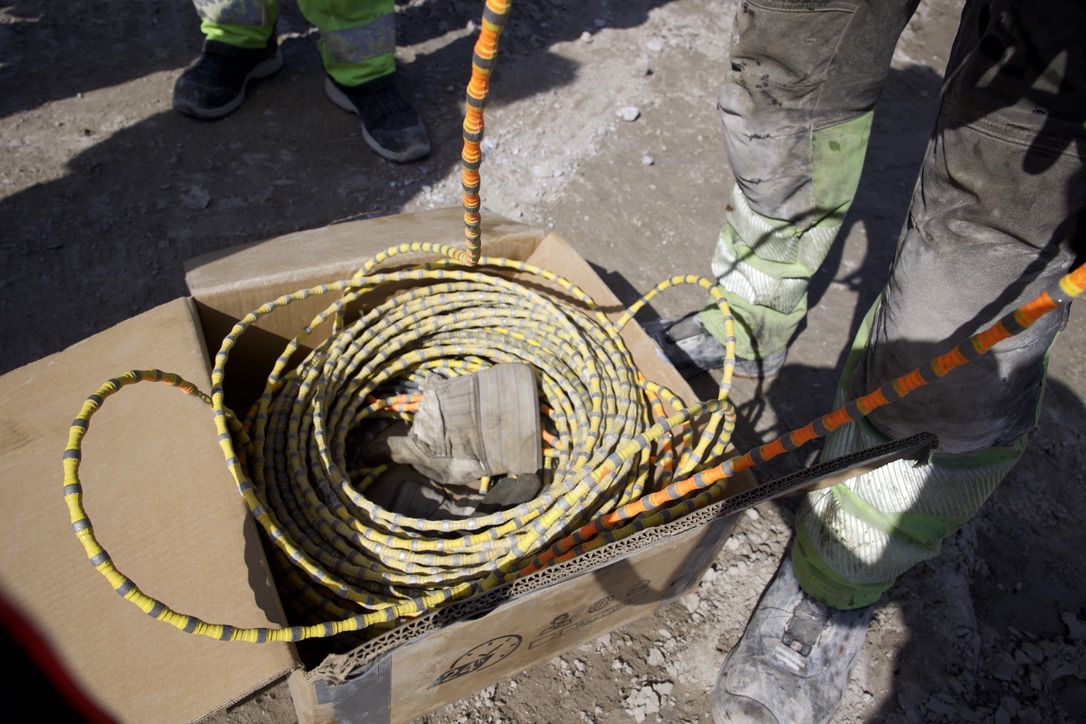 Trapp av granitt opp en skråning